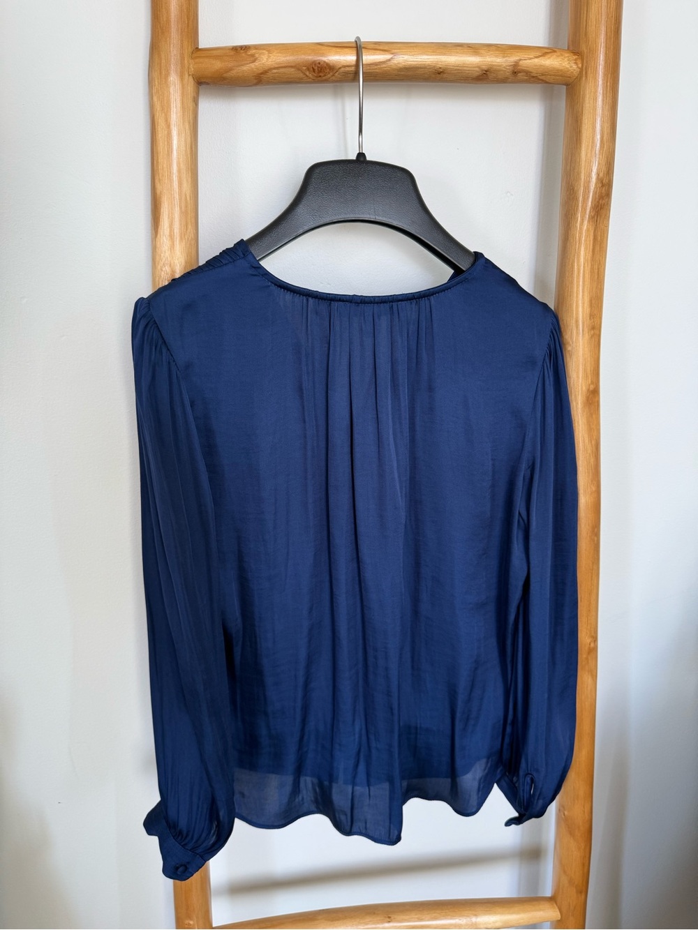 Banana republic petite 00 Navy Long-Sleeve Pleated Round-Neck Women's Top